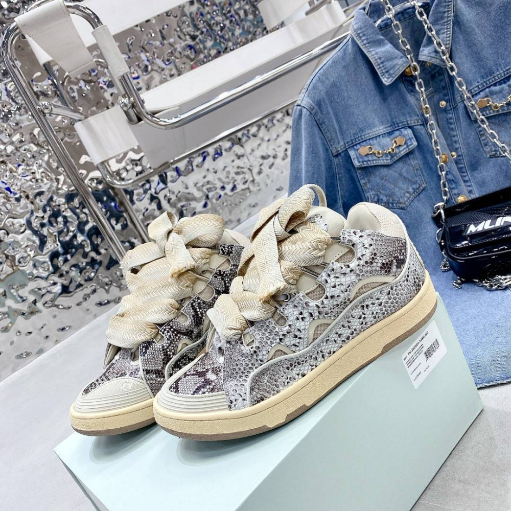 Curb Sneakers