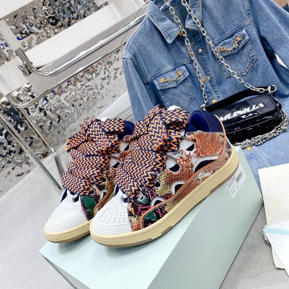 Curb Sneakers