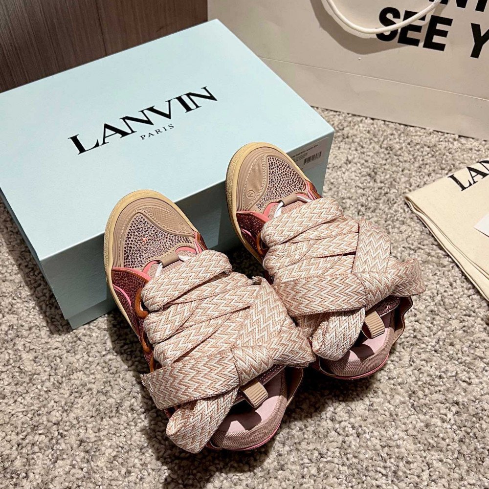 Curb Sneakers