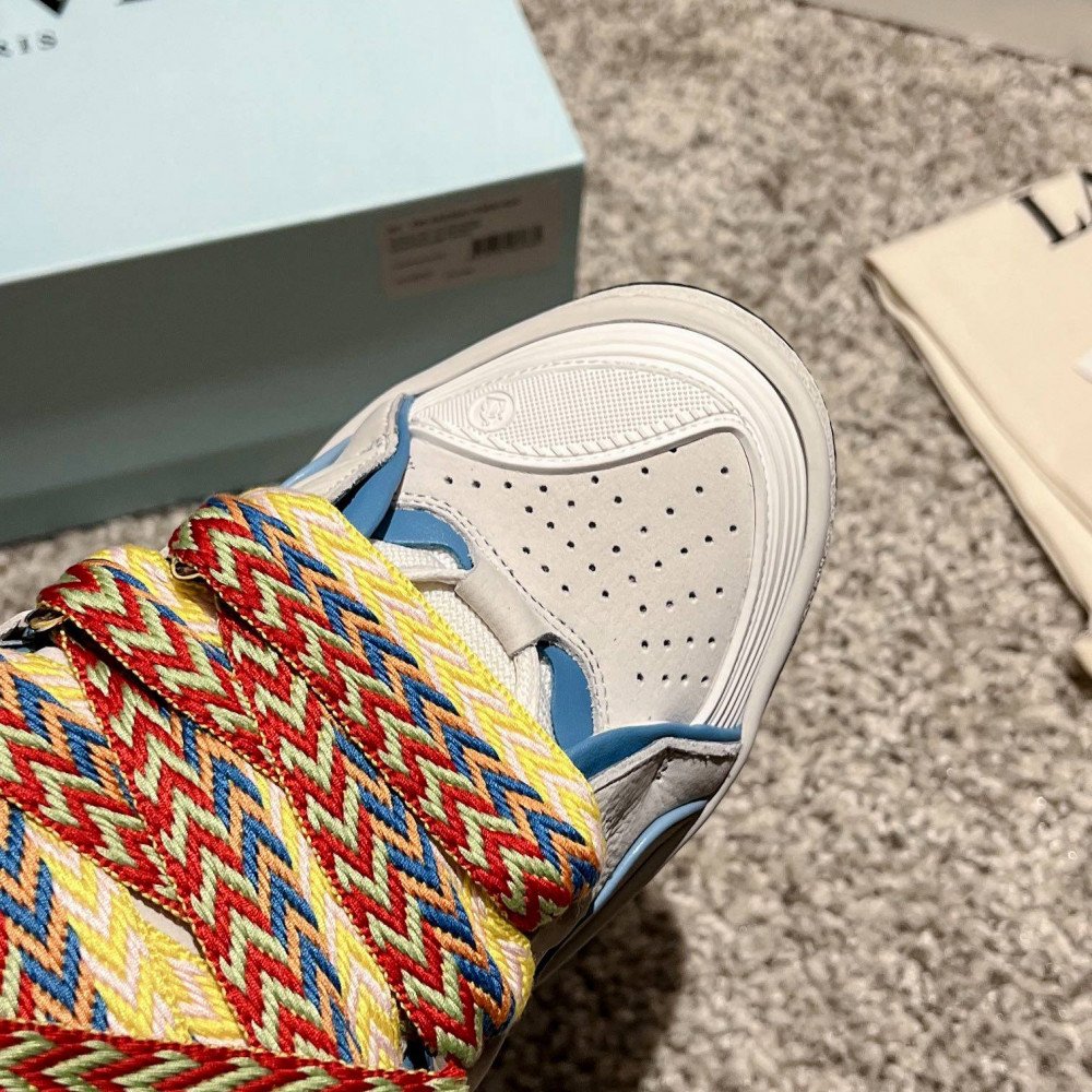 Curb Sneakers