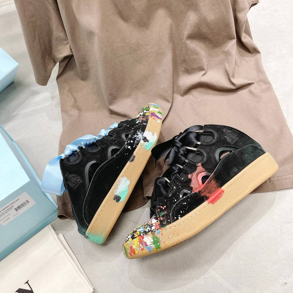 Curb Sneakers
