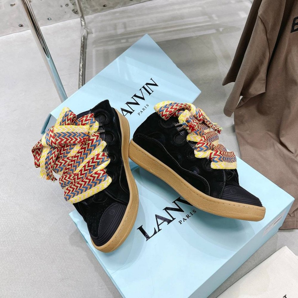 Curb Sneakers