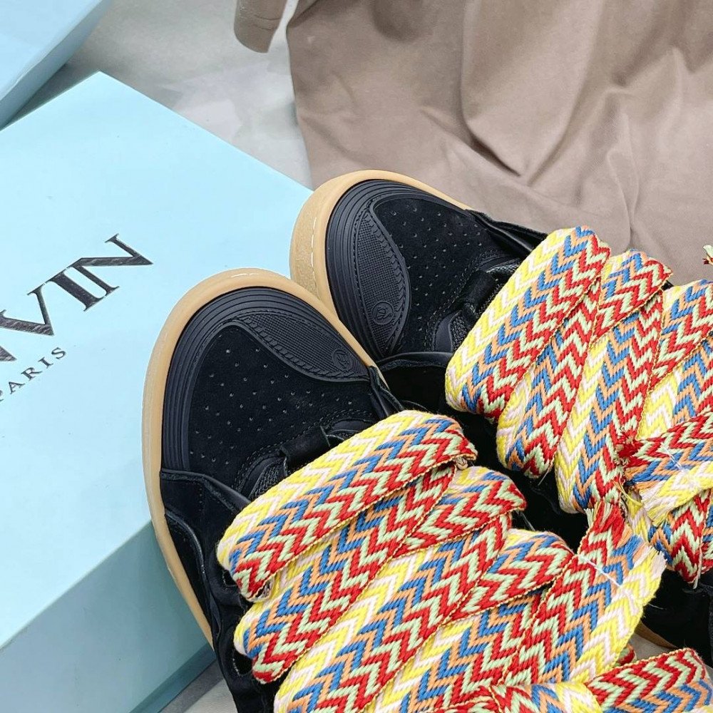 Curb Sneakers