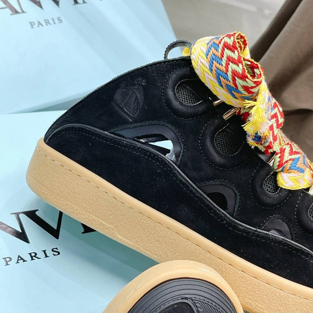 Curb Sneakers