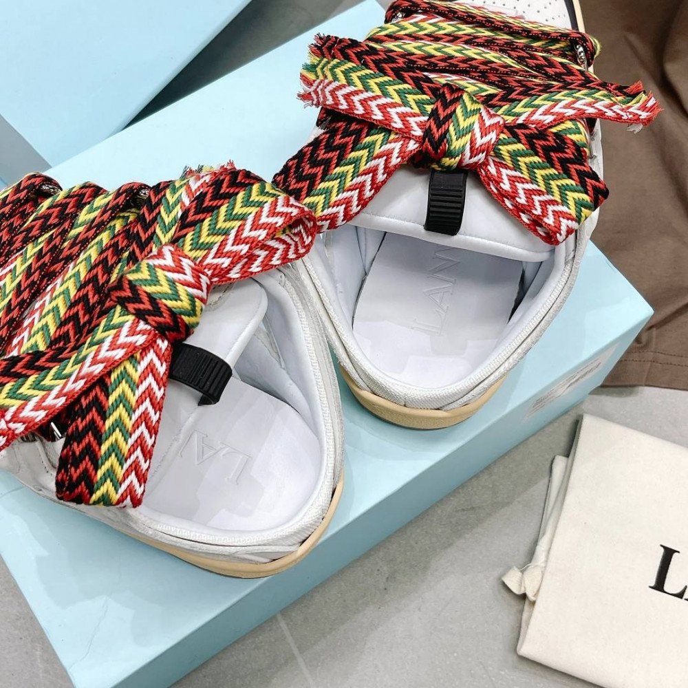 Curb Sneakers