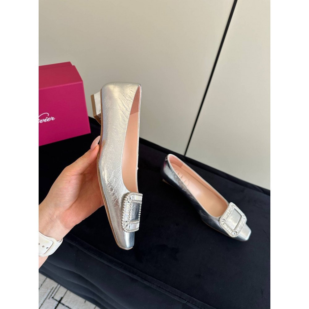 High heels(2cm)
