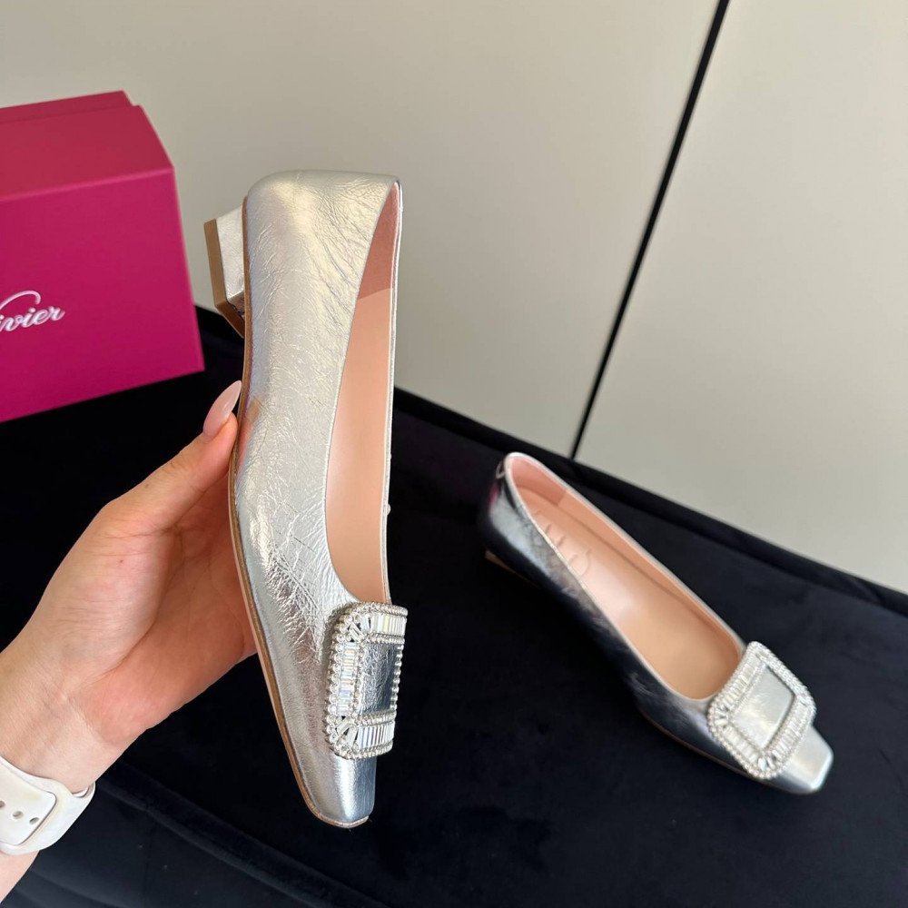 High heels(2cm)