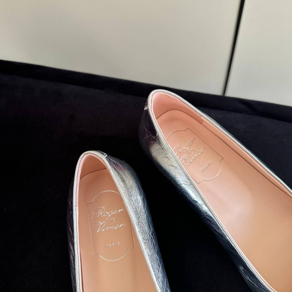 High heels(2cm)