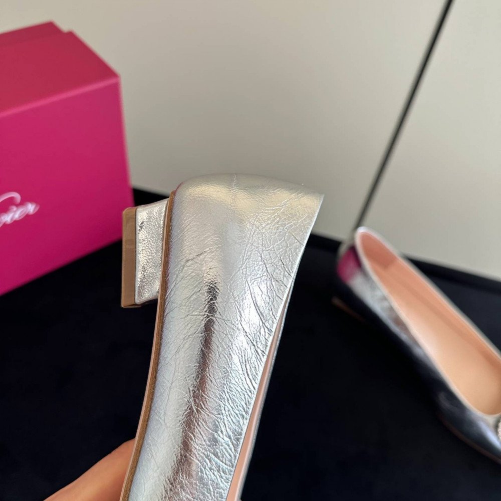 High heels(2cm)