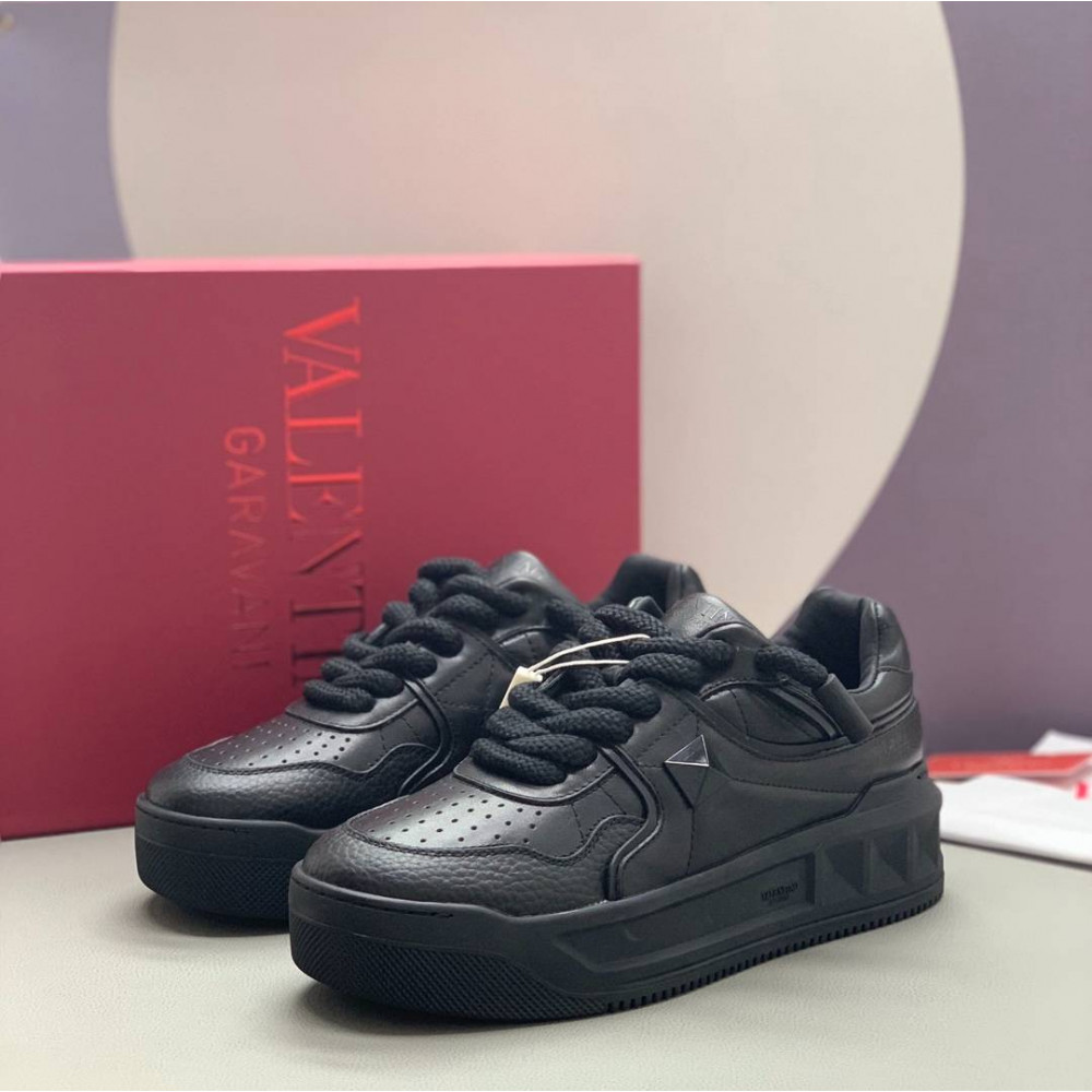 ONE STUD XL NAPPA LEATHER LOW-TOP SNEAKER ONE STUD XL NAPPA LEATHER LOW-TOP SNEAKER