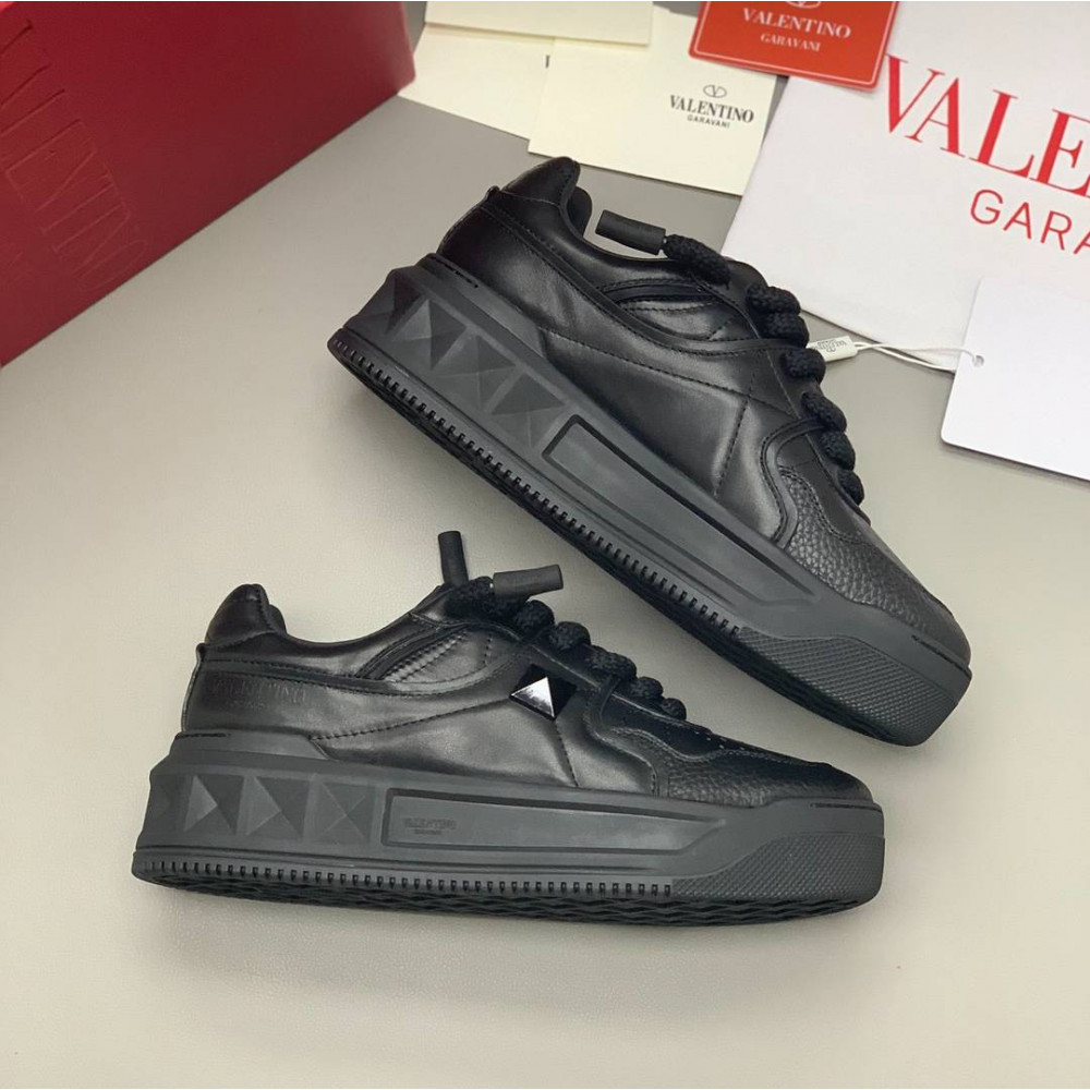ONE STUD XL NAPPA LEATHER LOW-TOP SNEAKER ONE STUD XL NAPPA LEATHER LOW-TOP SNEAKER