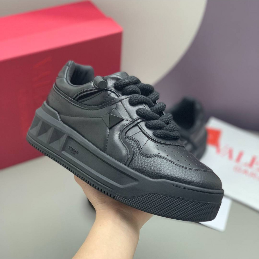 ONE STUD XL NAPPA LEATHER LOW-TOP SNEAKER ONE STUD XL NAPPA LEATHER LOW-TOP SNEAKER
