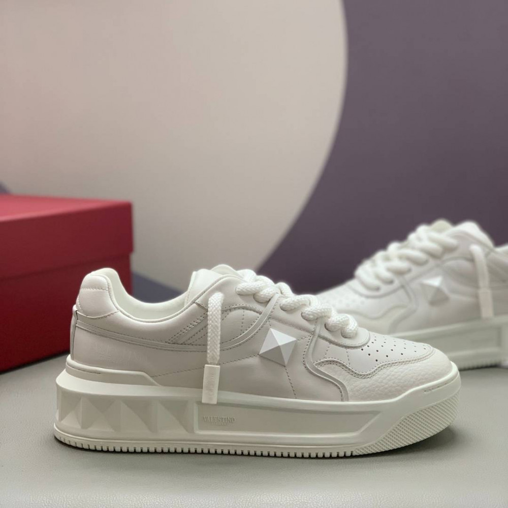 ONE STUD XL NAPPA LEATHER LOW-TOP SNEAKER