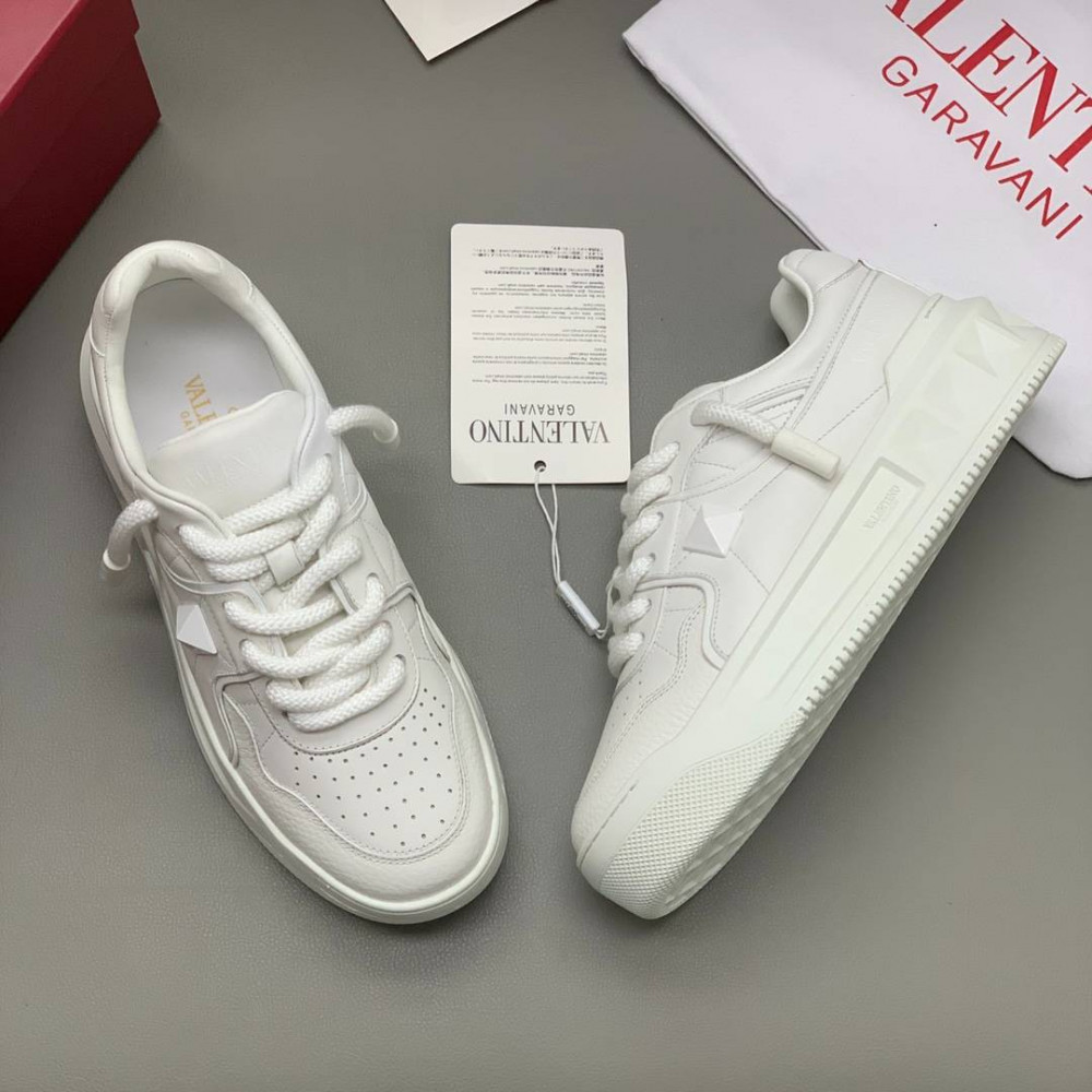 ONE STUD XL NAPPA LEATHER LOW-TOP SNEAKER