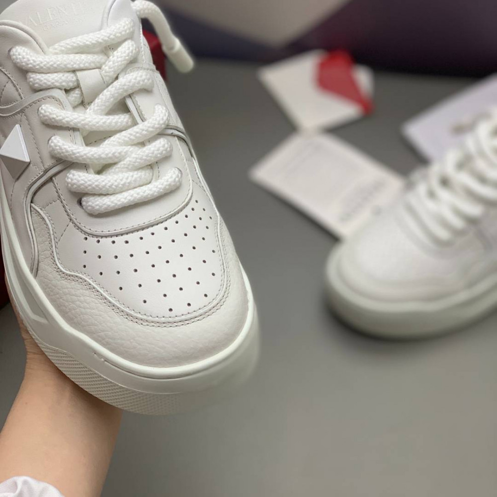 ONE STUD XL NAPPA LEATHER LOW-TOP SNEAKER