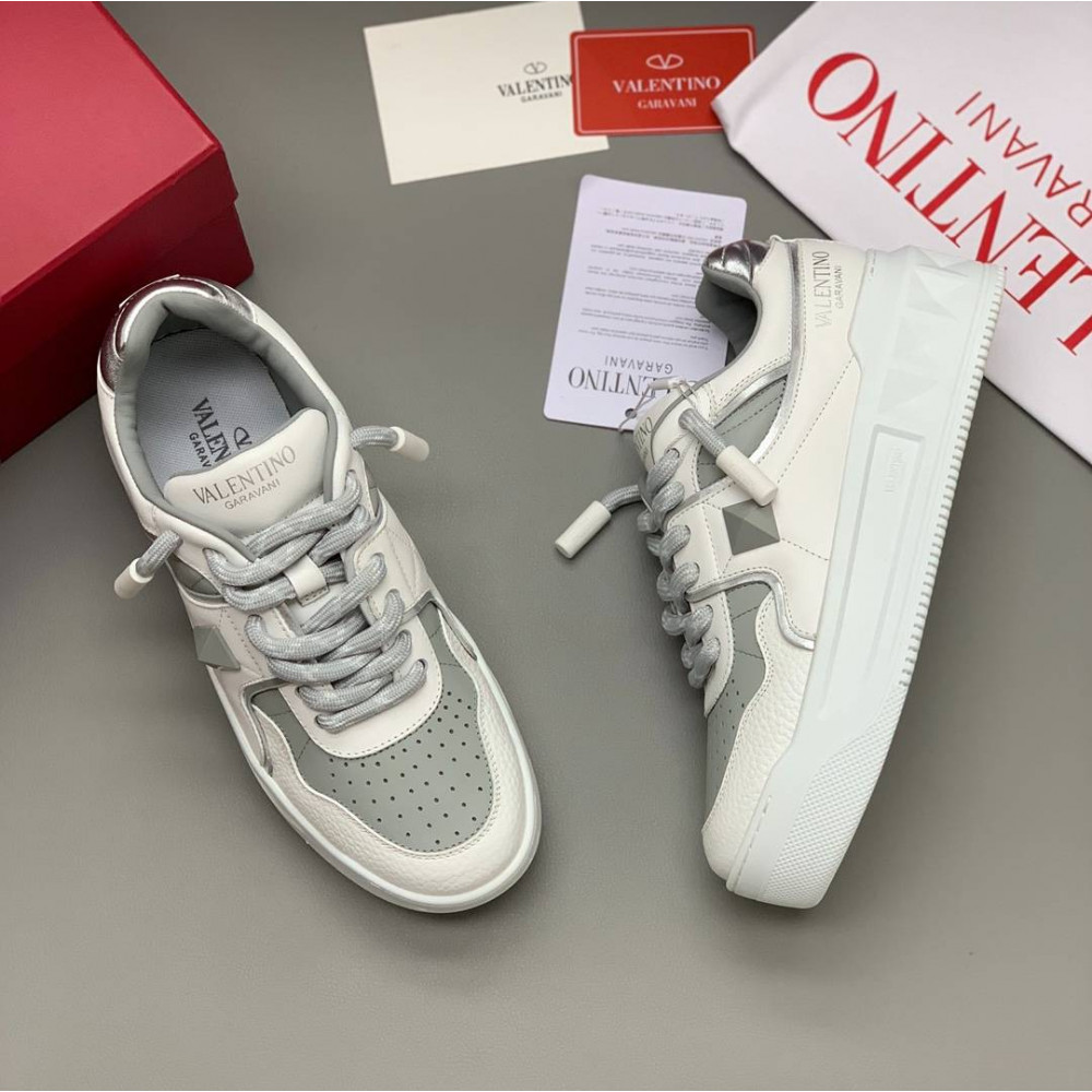 ONE STUD XL NAPPA LEATHER LOW-TOP SNEAKER ONE STUD XL NAPPA LEATHER LOW-TOP SNEAKER