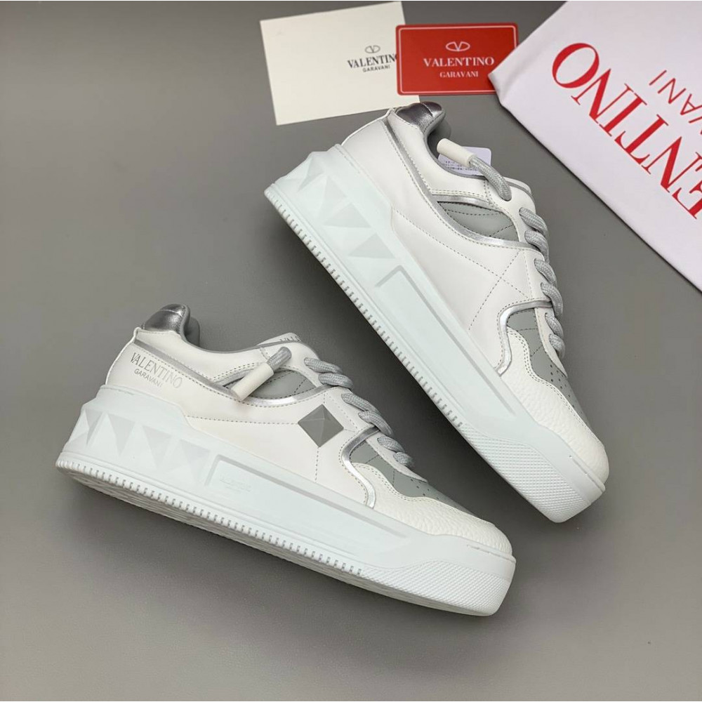 ONE STUD XL NAPPA LEATHER LOW-TOP SNEAKER ONE STUD XL NAPPA LEATHER LOW-TOP SNEAKER