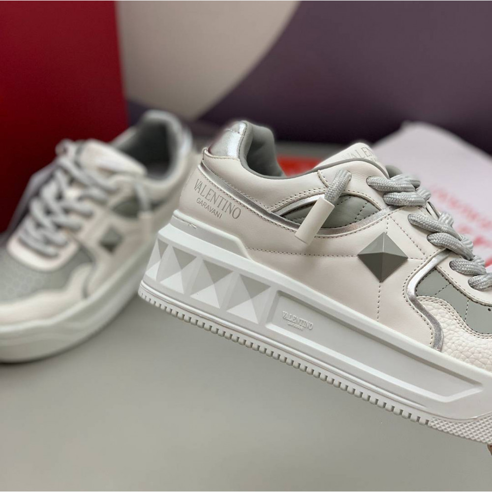 ONE STUD XL NAPPA LEATHER LOW-TOP SNEAKER ONE STUD XL NAPPA LEATHER LOW-TOP SNEAKER