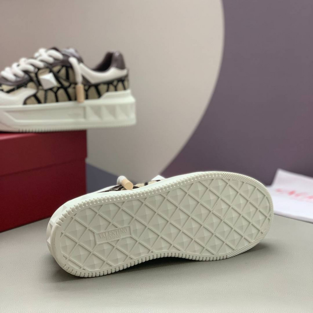 ONE STUD XL NAPPA LEATHER LOW-TOP SNEAKER