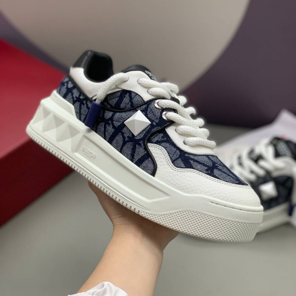 ONE STUD XL NAPPA LEATHER LOW-TOP SNEAKER ONE STUD XL NAPPA LEATHER LOW-TOP SNEAKER