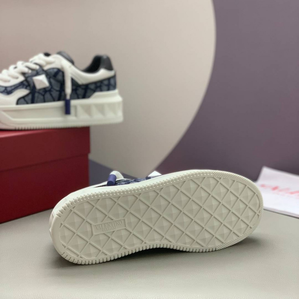 ONE STUD XL NAPPA LEATHER LOW-TOP SNEAKER ONE STUD XL NAPPA LEATHER LOW-TOP SNEAKER