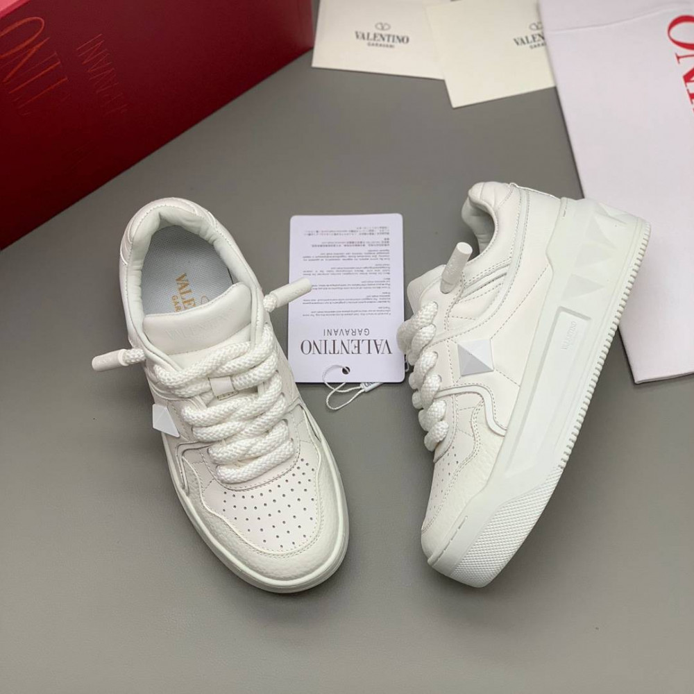 ONE STUD XL NAPPA LEATHER LOW-TOP SNEAKER