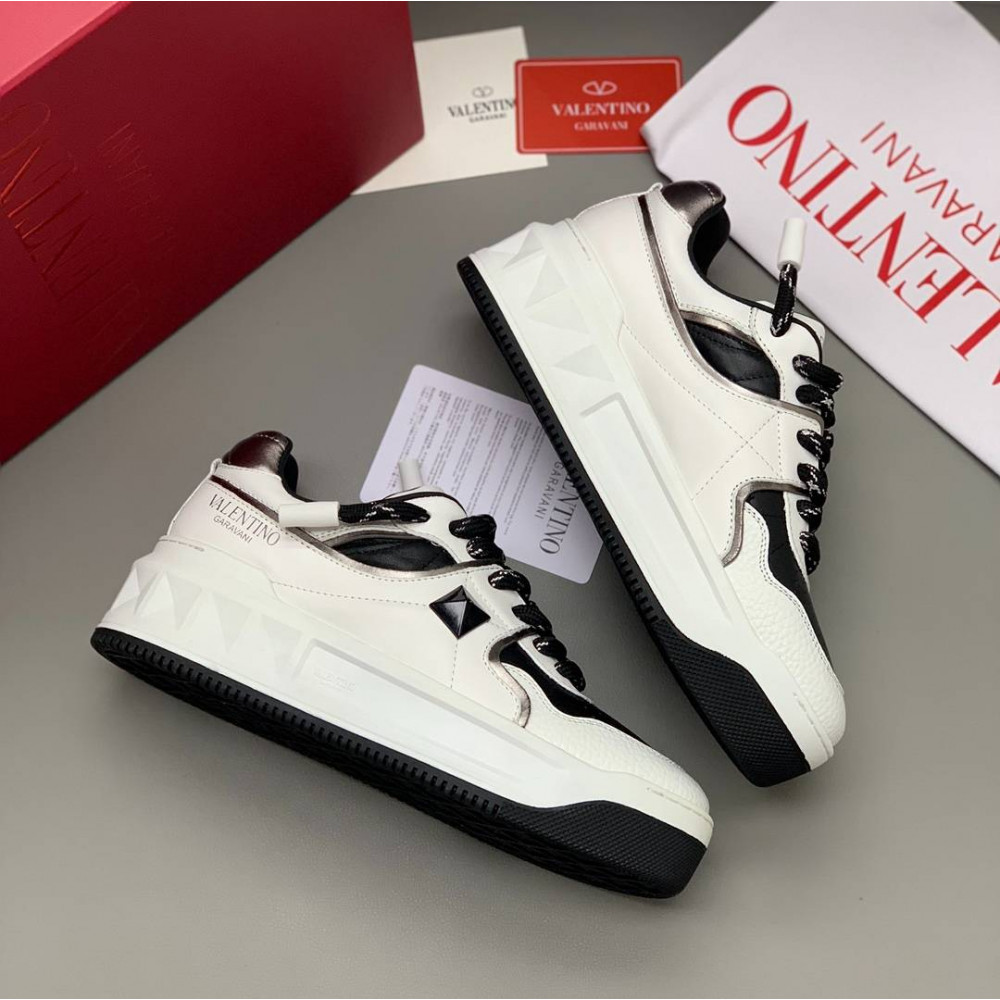 ONE STUD XL NAPPA LEATHER LOW-TOP SNEAKER