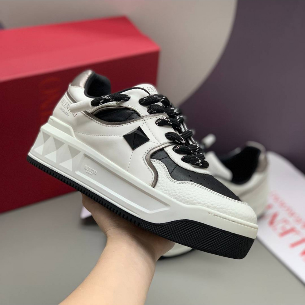 ONE STUD XL NAPPA LEATHER LOW-TOP SNEAKER