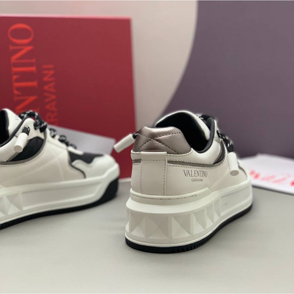 ONE STUD XL NAPPA LEATHER LOW-TOP SNEAKER