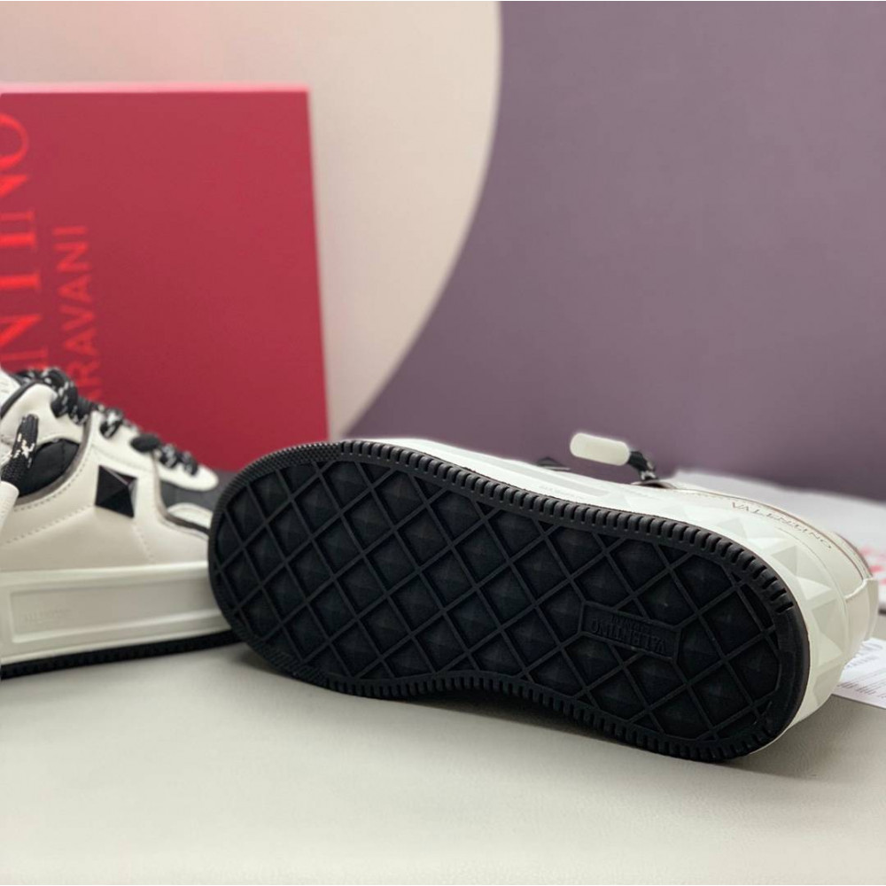 ONE STUD XL NAPPA LEATHER LOW-TOP SNEAKER