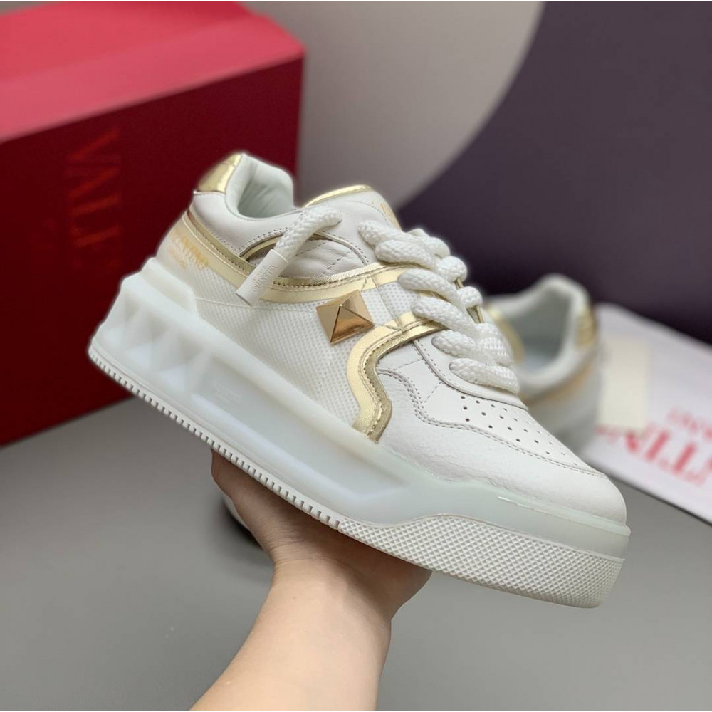 ONE STUD XL NAPPA LEATHER LOW-TOP SNEAKER ONE STUD XL NAPPA LEATHER LOW-TOP SNEAKER