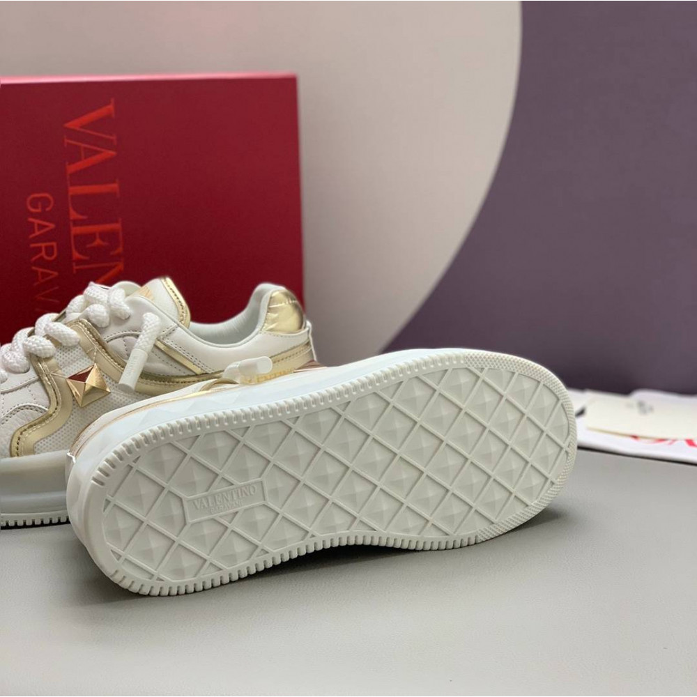 ONE STUD XL NAPPA LEATHER LOW-TOP SNEAKER ONE STUD XL NAPPA LEATHER LOW-TOP SNEAKER