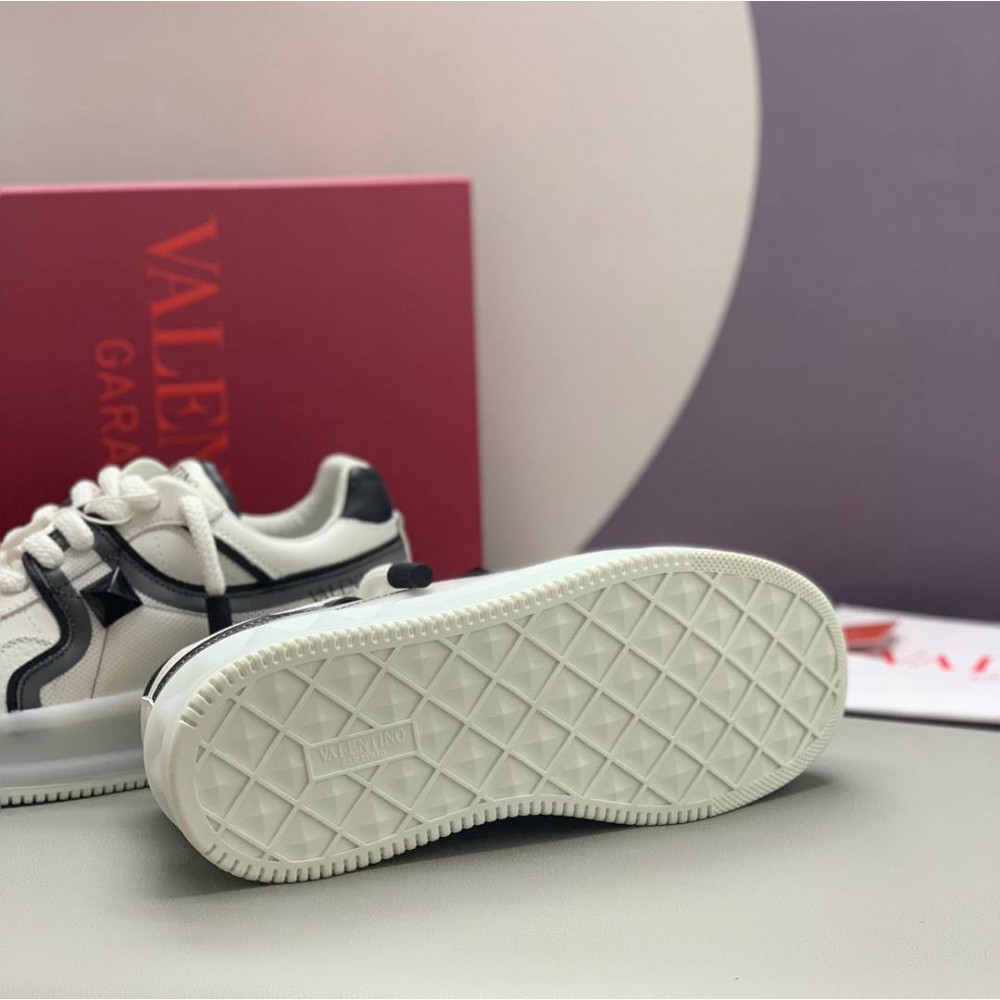 ONE STUD XL NAPPA LEATHER LOW-TOP SNEAKER ONE STUD XL NAPPA LEATHER LOW-TOP SNEAKER