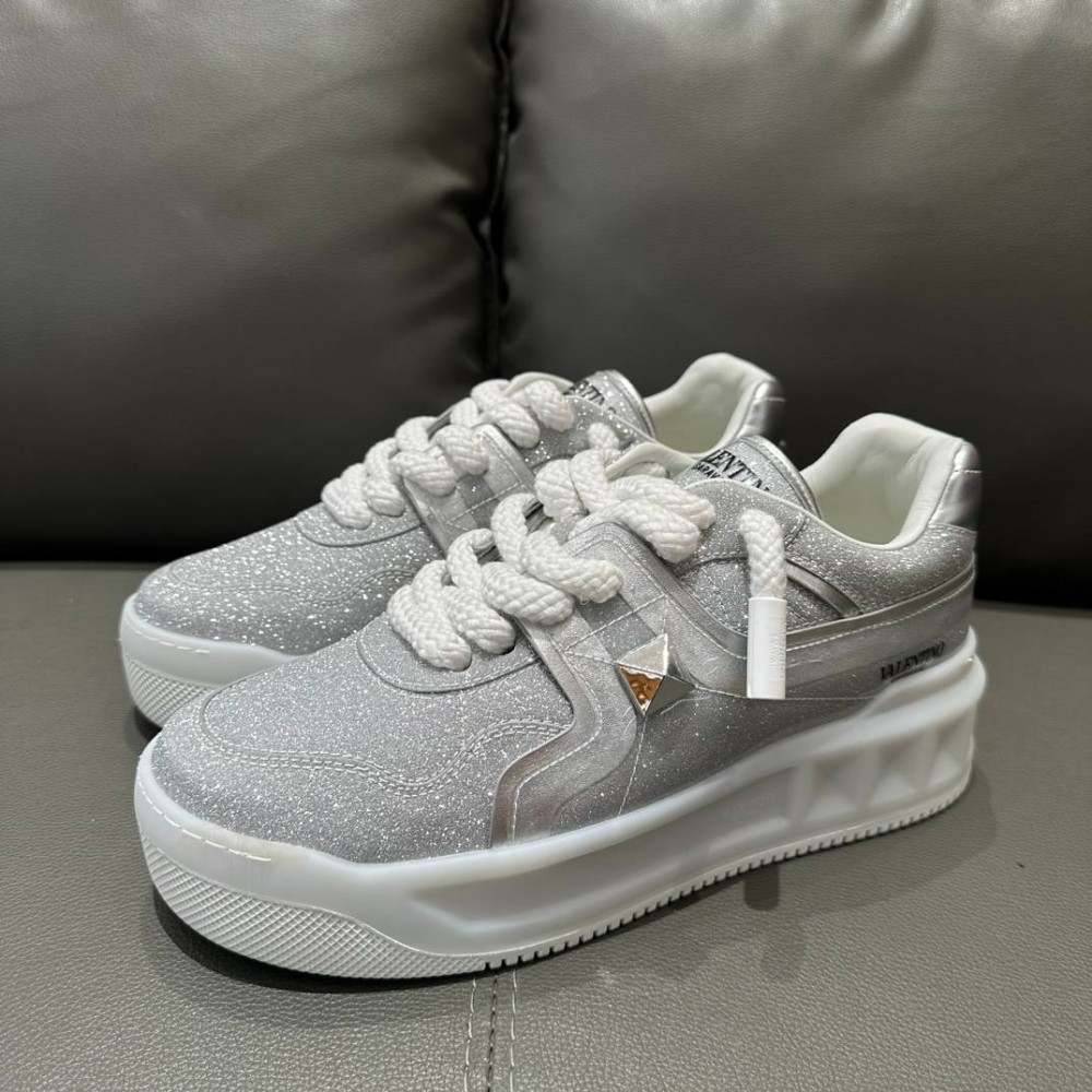 ONE STUD XL NAPPA LEATHER LOW-TOP SNEAKER ONE STUD XL NAPPA LEATHER LOW-TOP SNEAKER