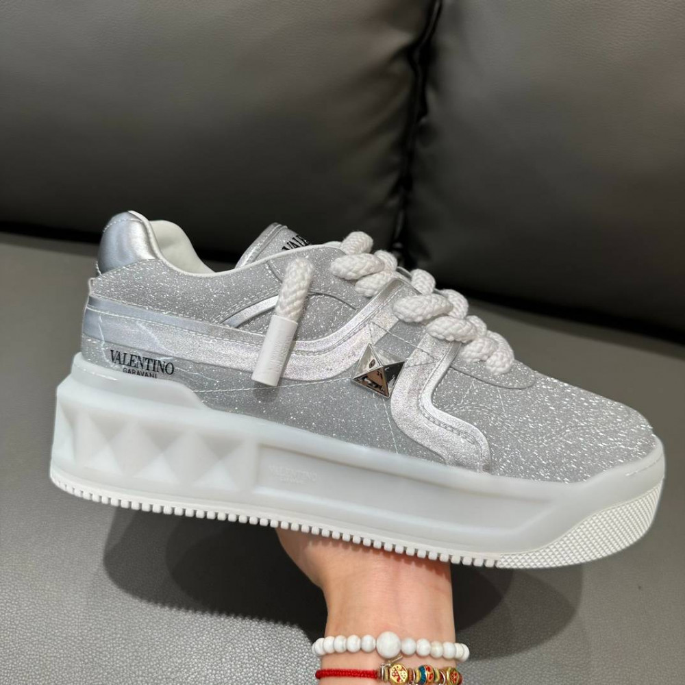 ONE STUD XL NAPPA LEATHER LOW-TOP SNEAKER ONE STUD XL NAPPA LEATHER LOW-TOP SNEAKER