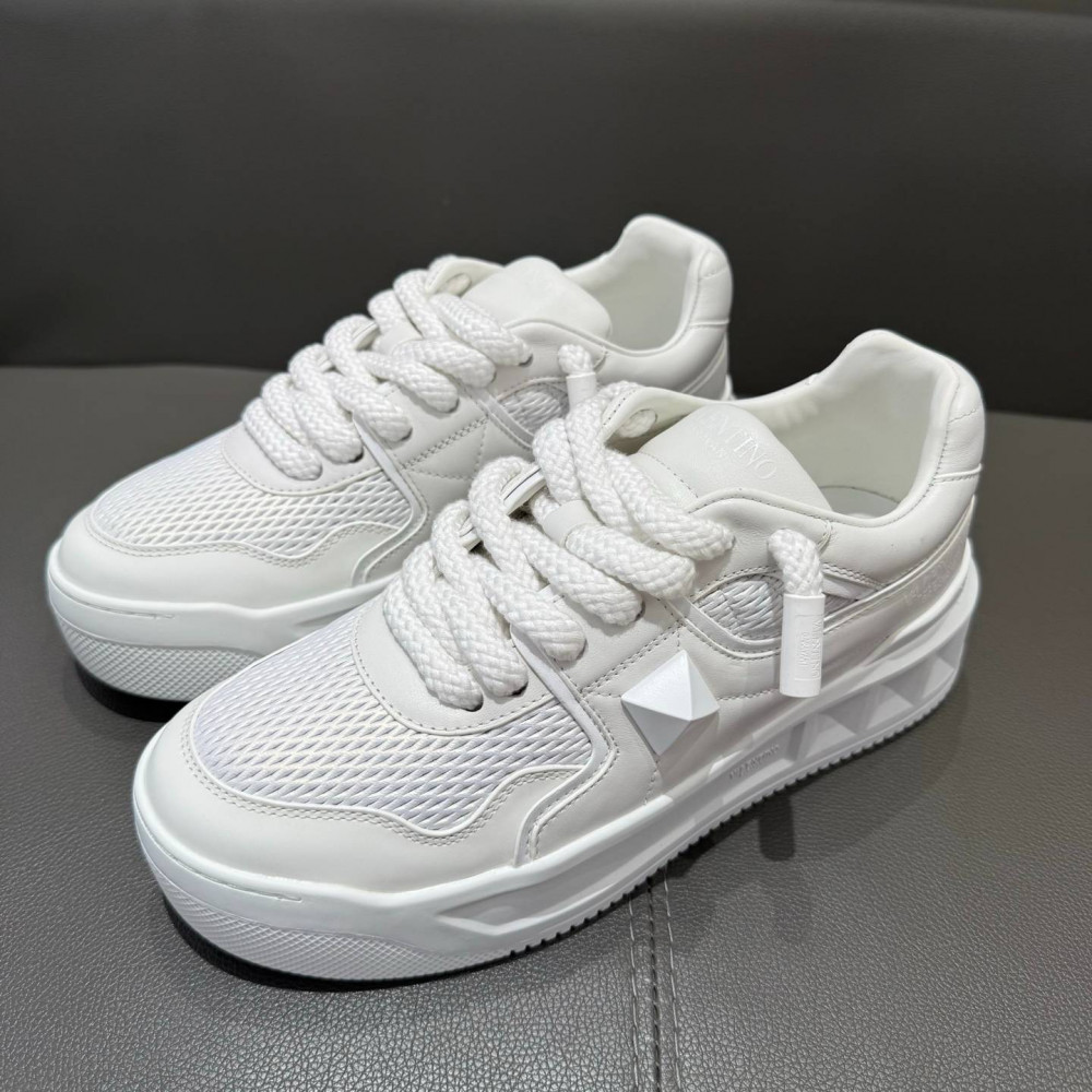 ONE STUD XL NAPPA LEATHER LOW-TOP SNEAKER ONE STUD XL NAPPA LEATHER LOW-TOP SNEAKER