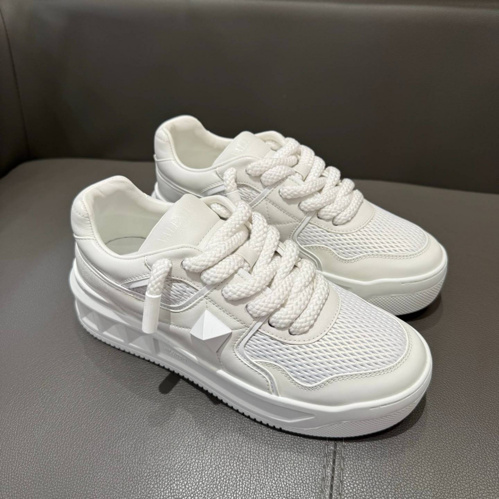 ONE STUD XL NAPPA LEATHER LOW-TOP SNEAKER ONE STUD XL NAPPA LEATHER LOW-TOP SNEAKER