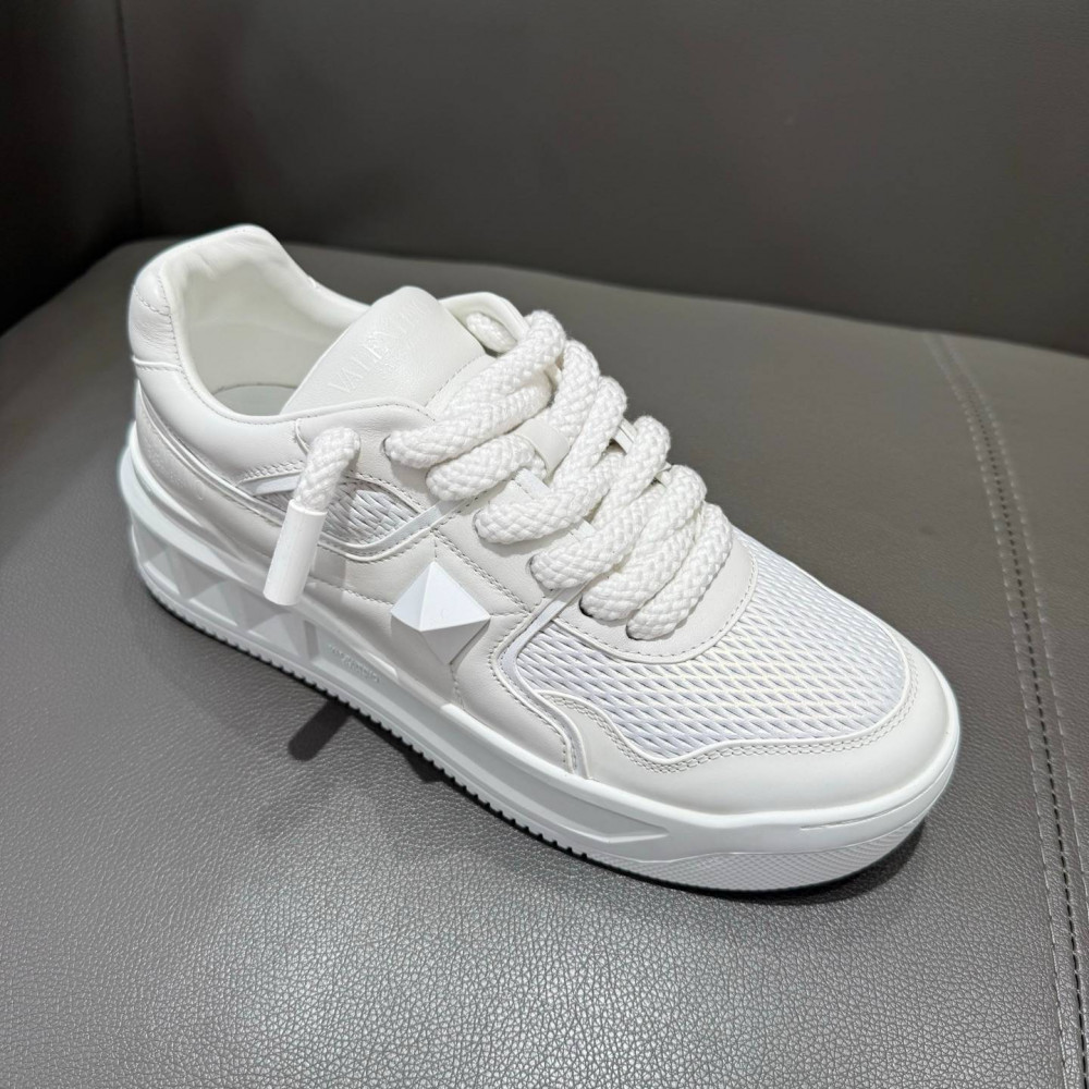 ONE STUD XL NAPPA LEATHER LOW-TOP SNEAKER ONE STUD XL NAPPA LEATHER LOW-TOP SNEAKER