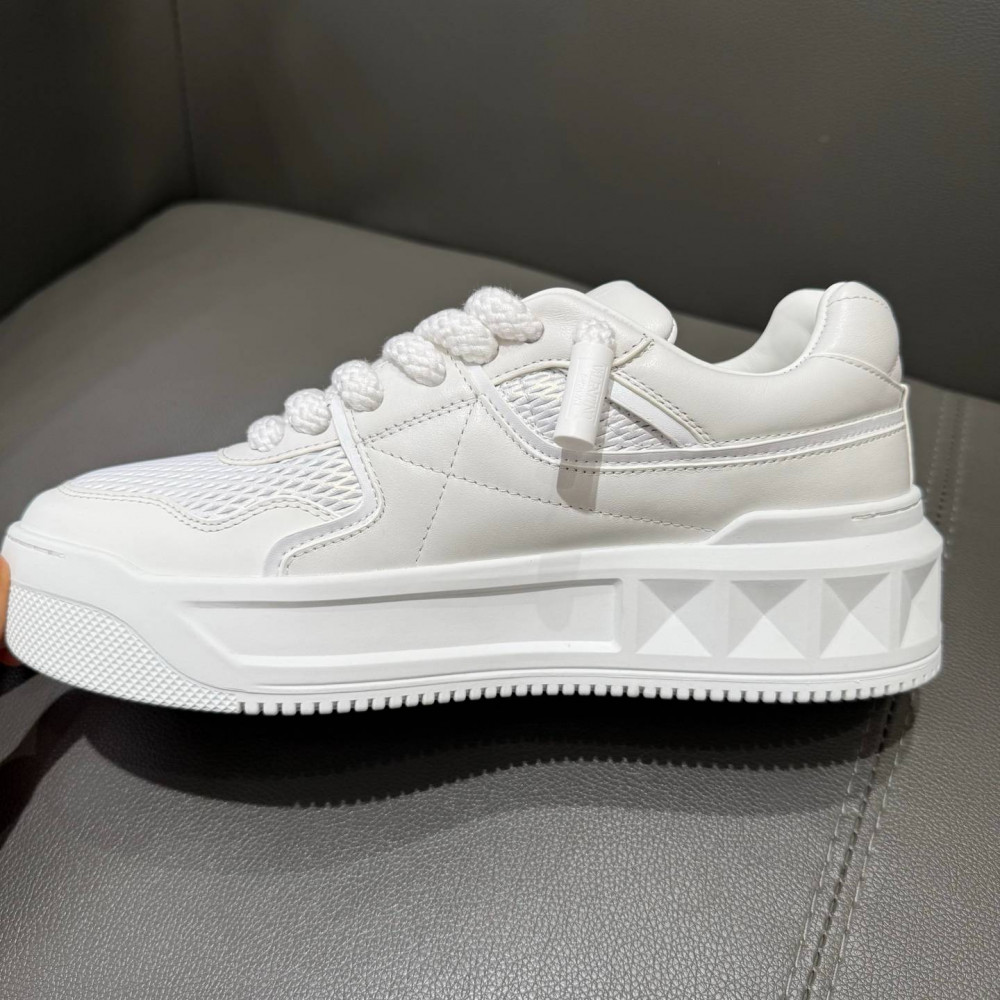 ONE STUD XL NAPPA LEATHER LOW-TOP SNEAKER ONE STUD XL NAPPA LEATHER LOW-TOP SNEAKER