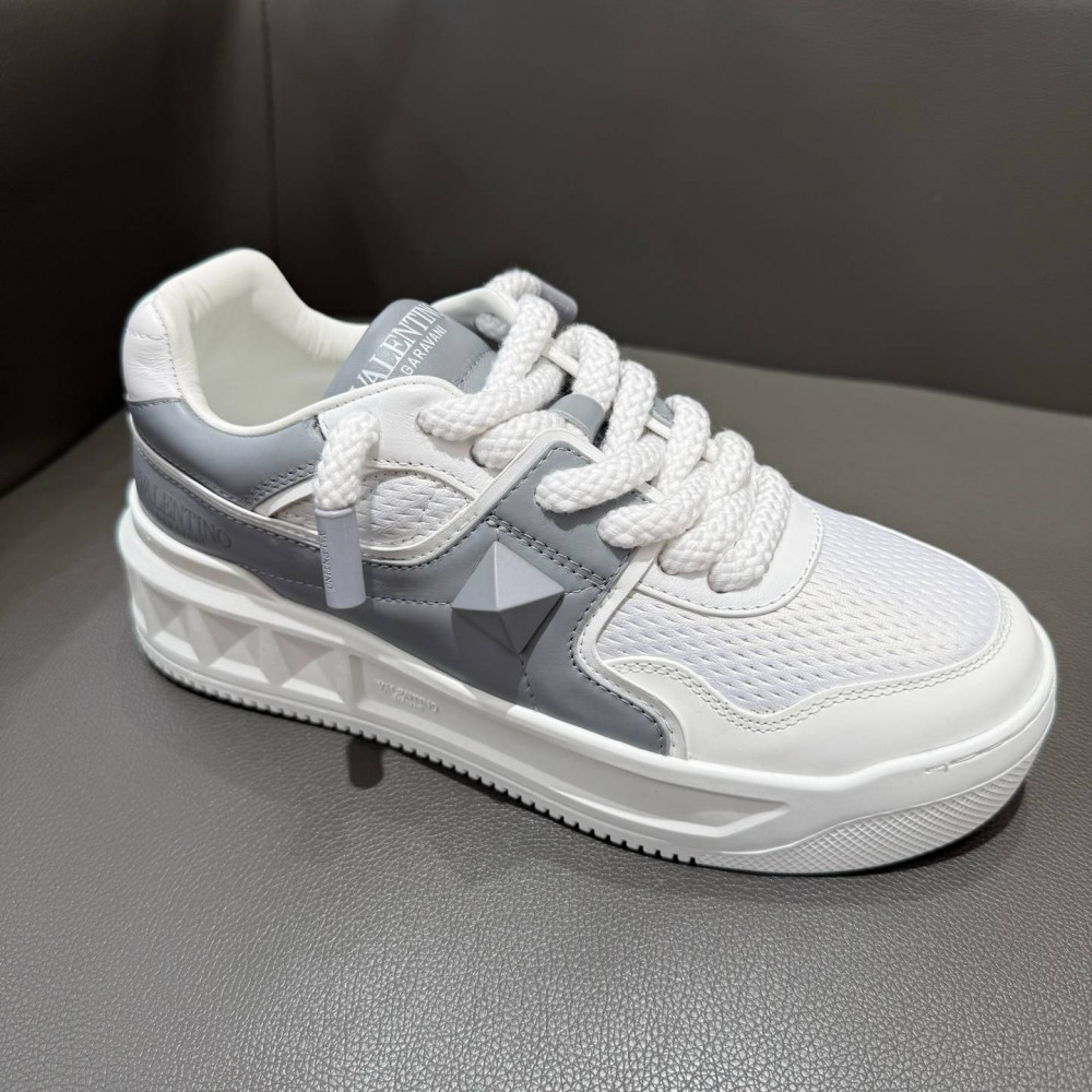 ONE STUD XL NAPPA LEATHER LOW-TOP SNEAKER ONE STUD XL NAPPA LEATHER LOW-TOP SNEAKER
