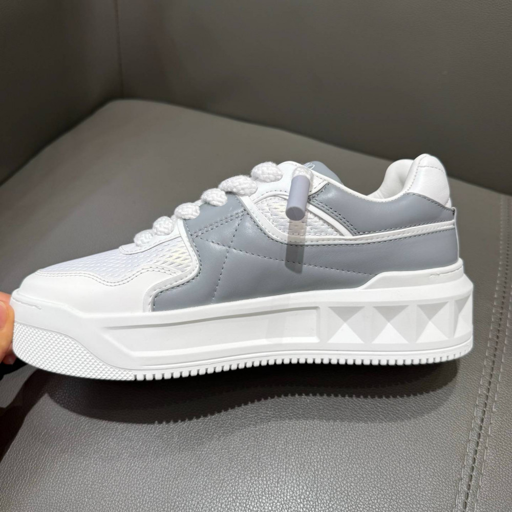 ONE STUD XL NAPPA LEATHER LOW-TOP SNEAKER ONE STUD XL NAPPA LEATHER LOW-TOP SNEAKER