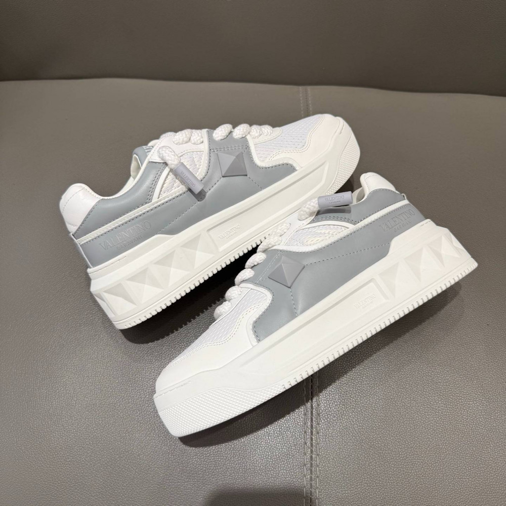 ONE STUD XL NAPPA LEATHER LOW-TOP SNEAKER ONE STUD XL NAPPA LEATHER LOW-TOP SNEAKER