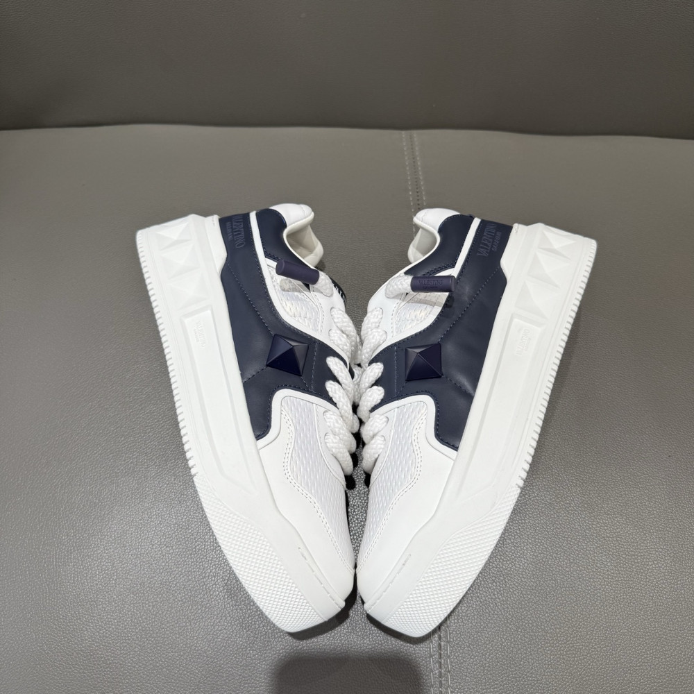 ONE STUD XL NAPPA LEATHER LOW-TOP SNEAKER