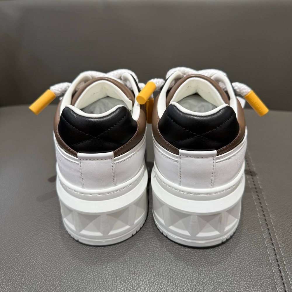ONE STUD XL NAPPA LEATHER LOW-TOP SNEAKER ONE STUD XL NAPPA LEATHER LOW-TOP SNEAKER