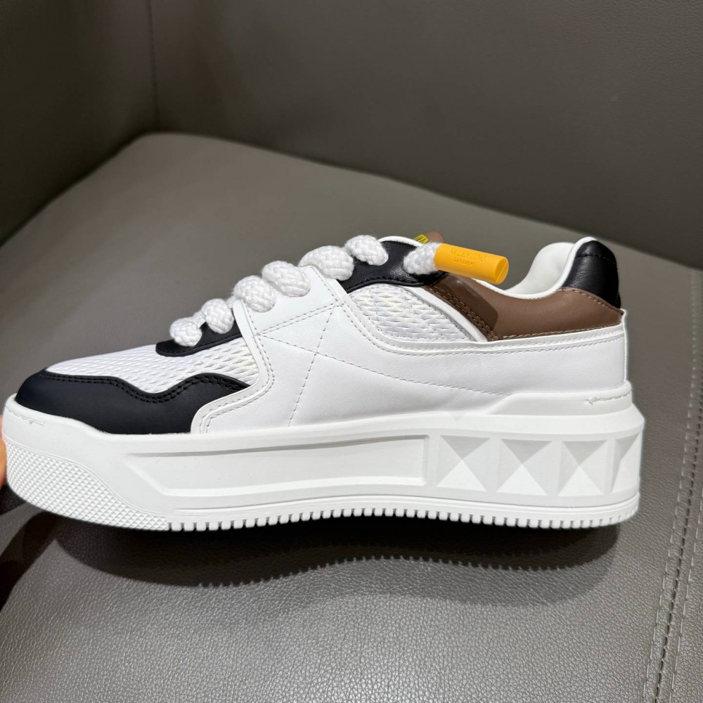 ONE STUD XL NAPPA LEATHER LOW-TOP SNEAKER ONE STUD XL NAPPA LEATHER LOW-TOP SNEAKER