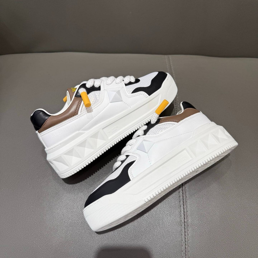 ONE STUD XL NAPPA LEATHER LOW-TOP SNEAKER ONE STUD XL NAPPA LEATHER LOW-TOP SNEAKER