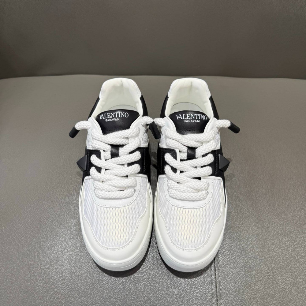 ONE STUD XL NAPPA LEATHER LOW-TOP SNEAKER