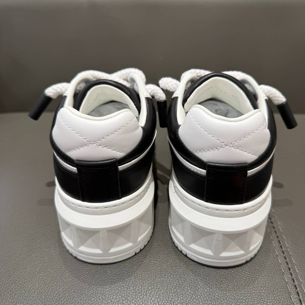 ONE STUD XL NAPPA LEATHER LOW-TOP SNEAKER