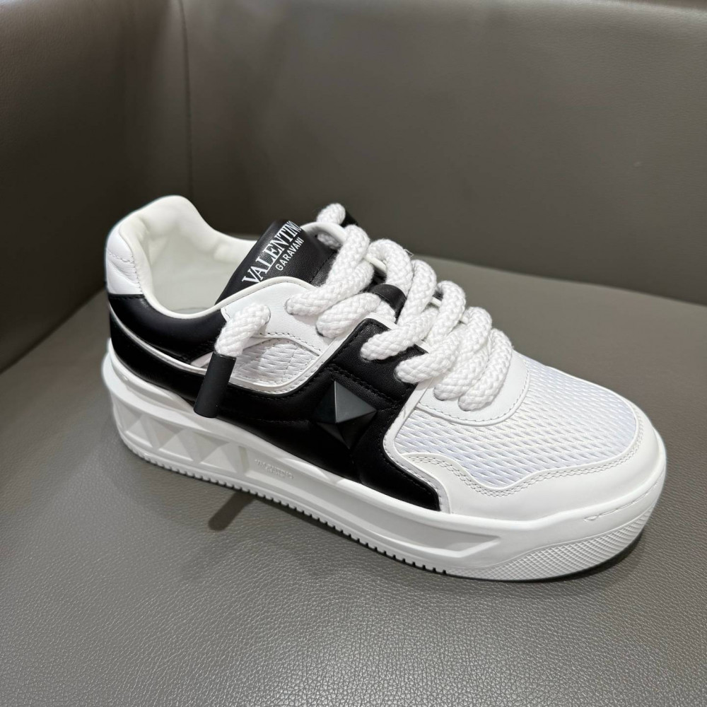 ONE STUD XL NAPPA LEATHER LOW-TOP SNEAKER