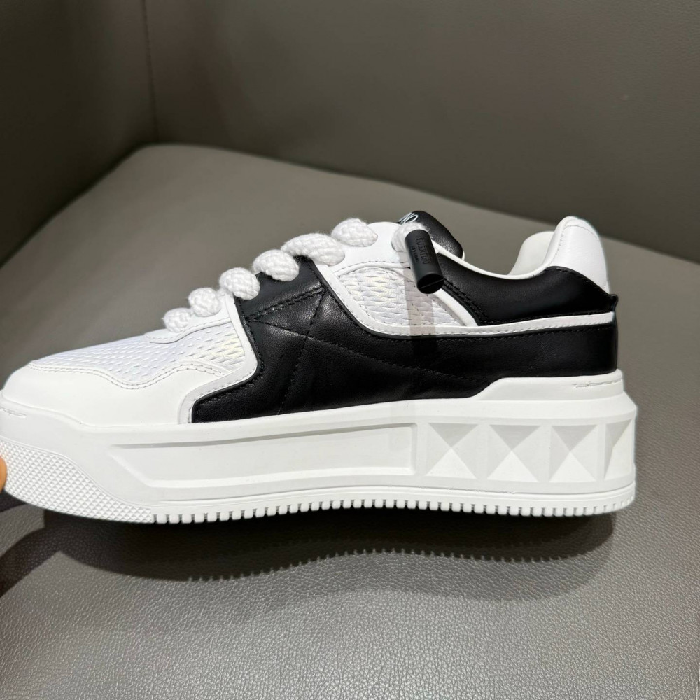 ONE STUD XL NAPPA LEATHER LOW-TOP SNEAKER